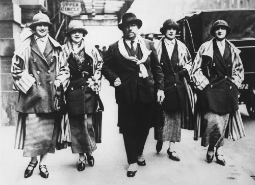 UNITED KINGDOM - JANUARY 01: Paul POIRET and his models presenting French fashion in the streets of London, around 1925. (Photo by Keystone-France/Gamma-Keystone via Getty Images)
