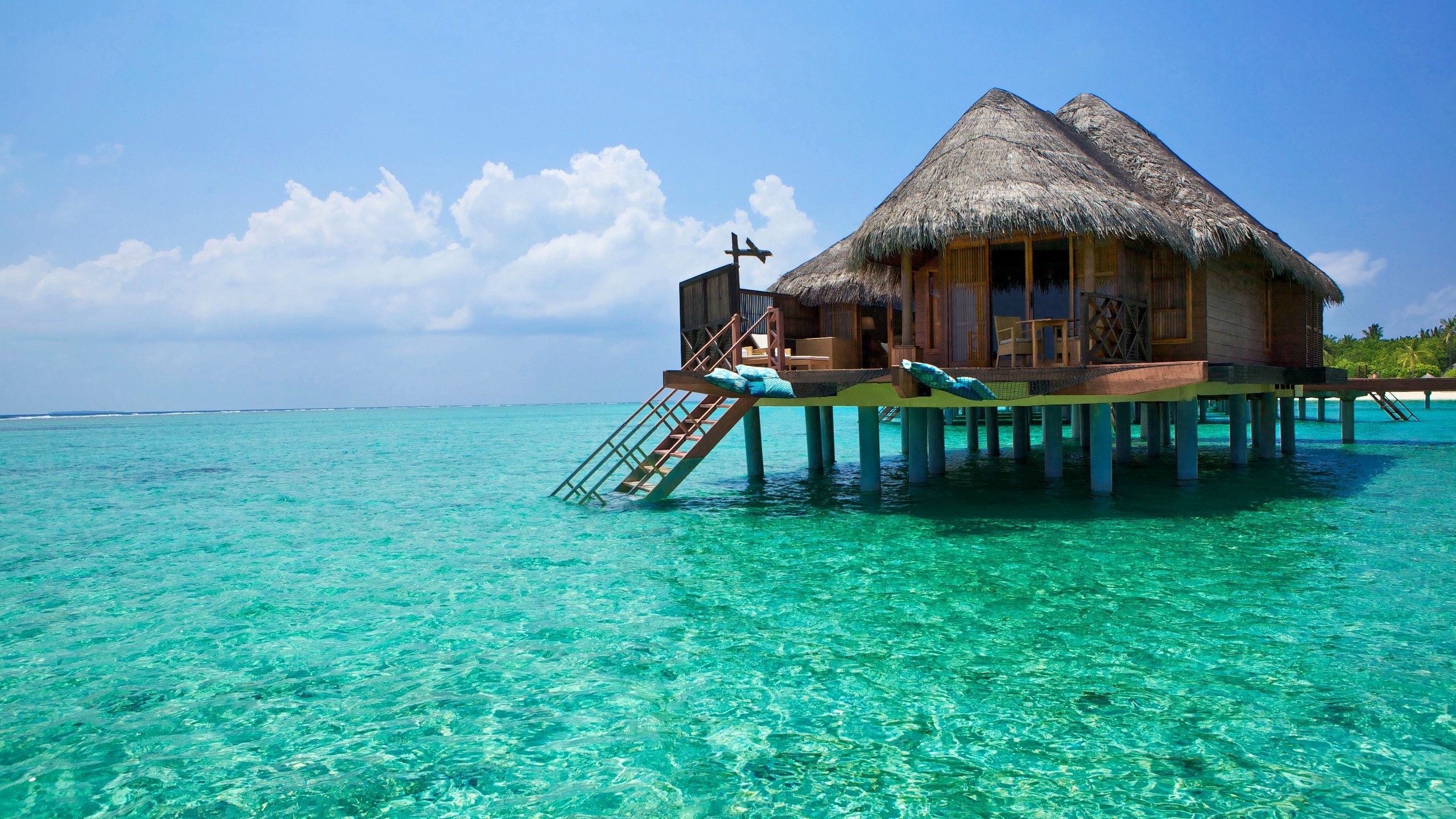 bali_island_ocean_bungalows_96267_2560x1440